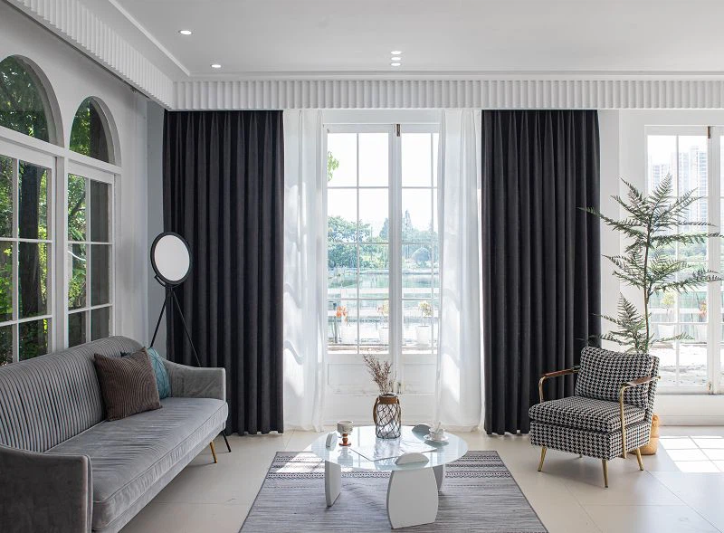 Zwykły, solidny szczotkowany materiał zasłonowy